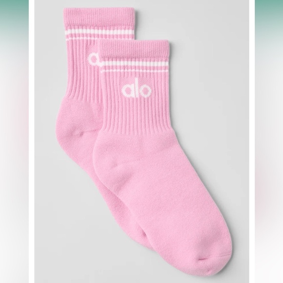 ALO Yoga Unisex Half-Crew Throwback Sock Small Limited: Sweet Pink/White NWT - Picture 1 of 4